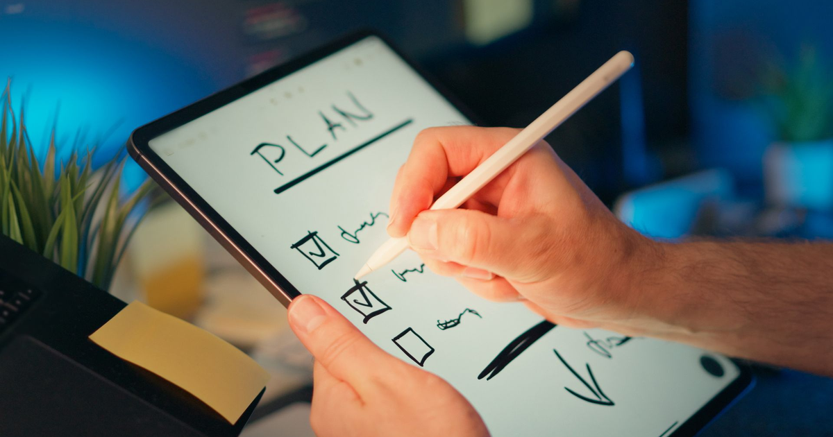 Best Budget Tablet for College Students 2026: Pen + Keyboard